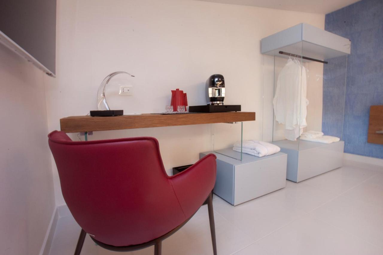 Aquamaris Design Suite & Spa เพสตุม ภายนอก รูปภาพ