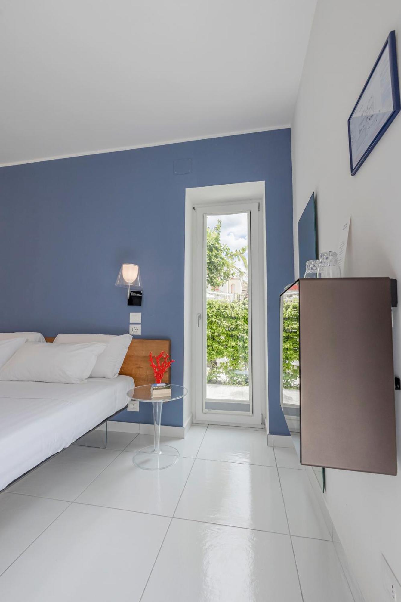 Aquamaris Design Suite & Spa เพสตุม ภายนอก รูปภาพ