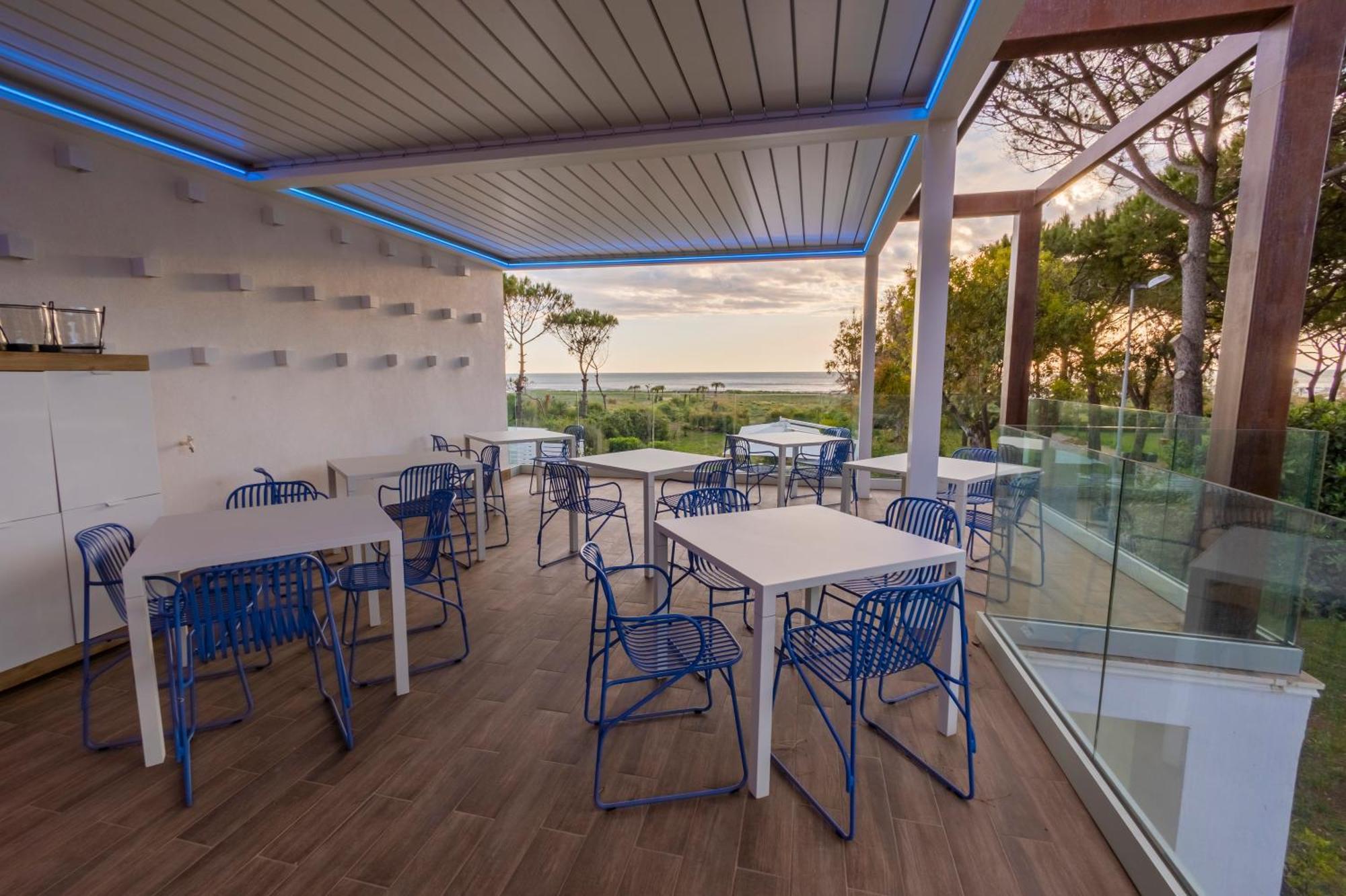 Aquamaris Design Suite & Spa เพสตุม ภายนอก รูปภาพ