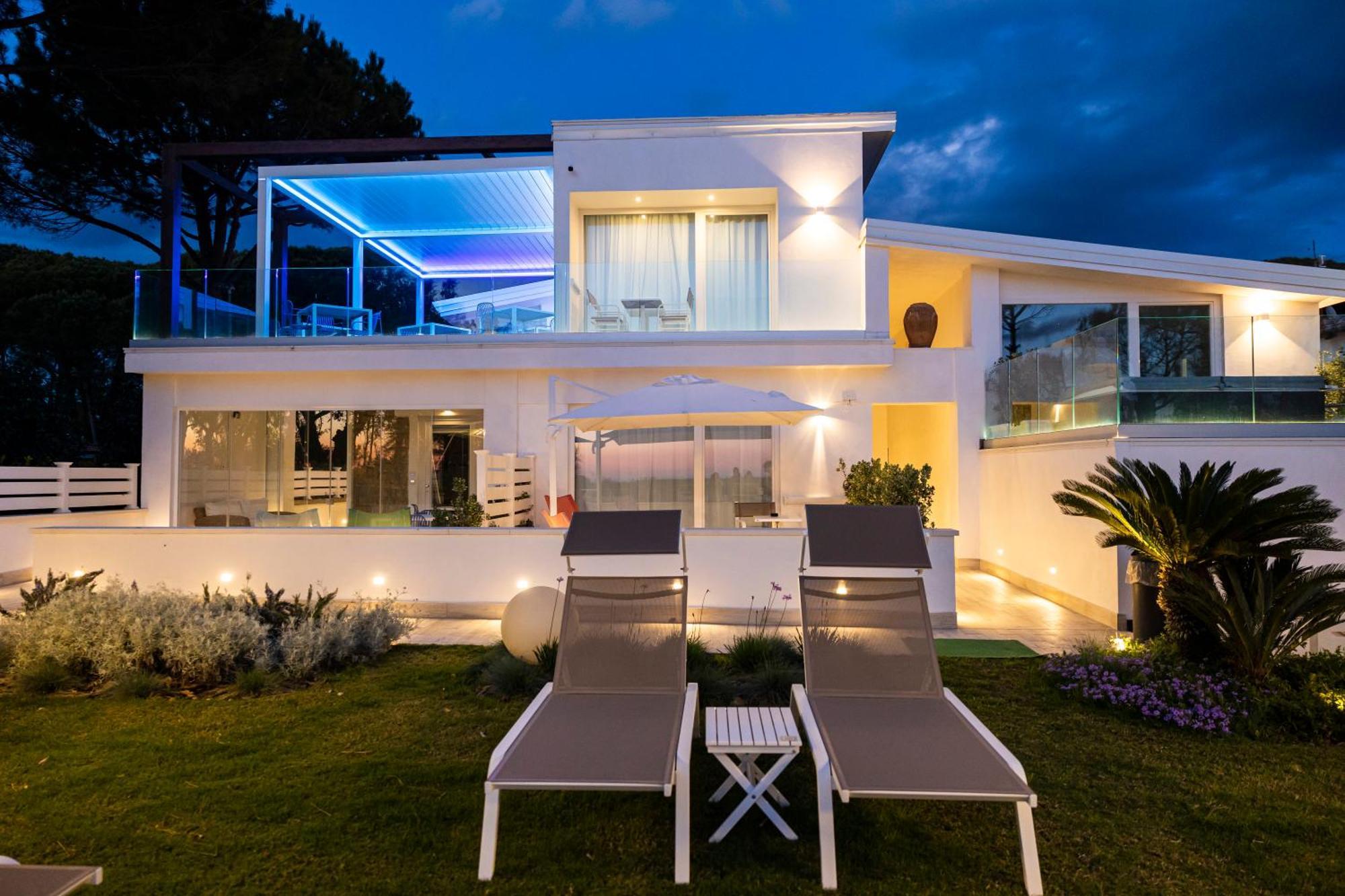 Aquamaris Design Suite & Spa เพสตุม ภายนอก รูปภาพ