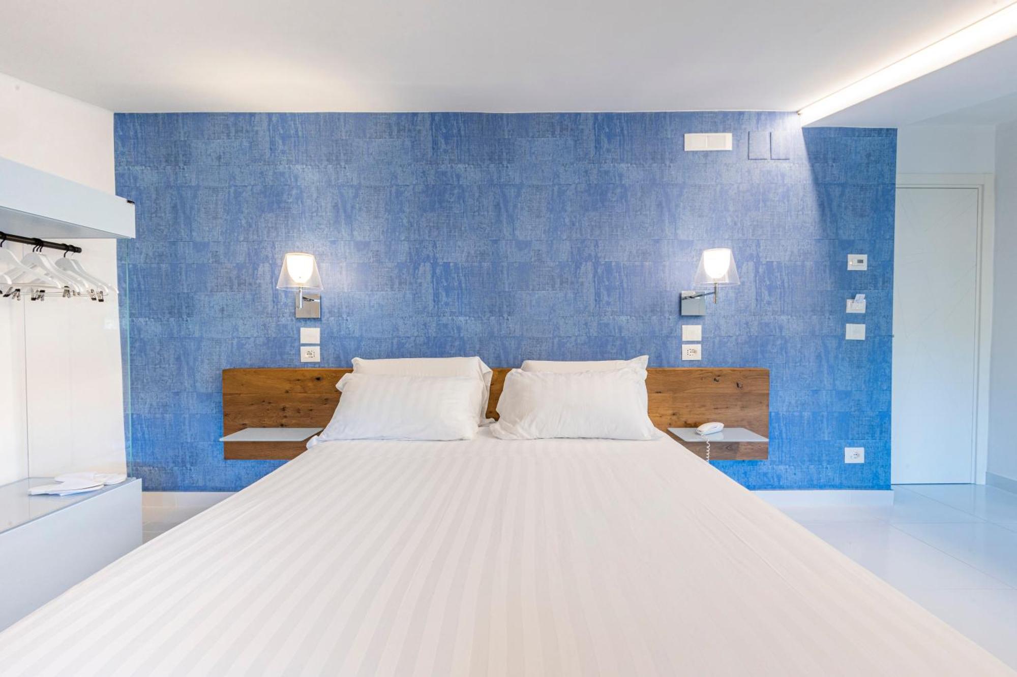 Aquamaris Design Suite & Spa เพสตุม ภายนอก รูปภาพ