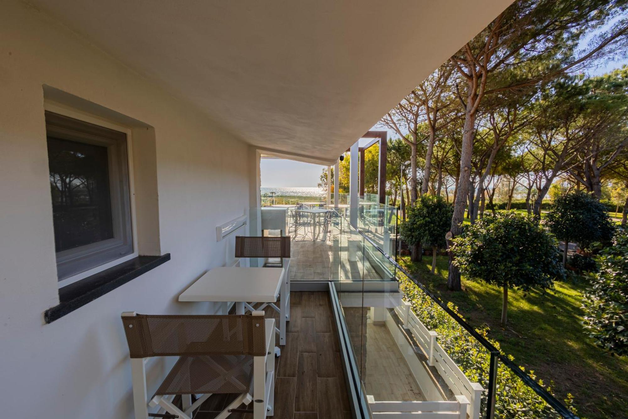 Aquamaris Design Suite & Spa เพสตุม ภายนอก รูปภาพ