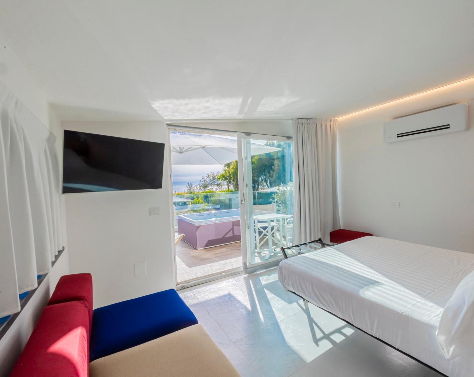 Aquamaris Design Suite & Spa เพสตุม ภายนอก รูปภาพ