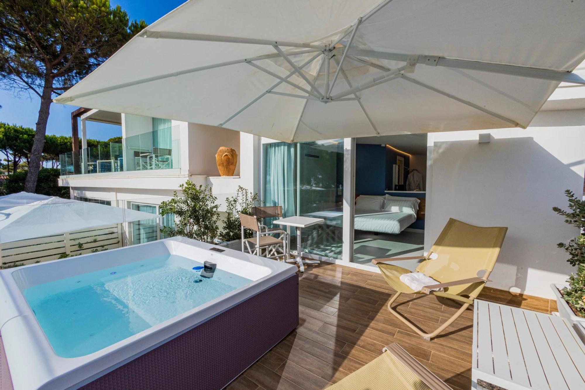 Aquamaris Design Suite & Spa เพสตุม ภายนอก รูปภาพ