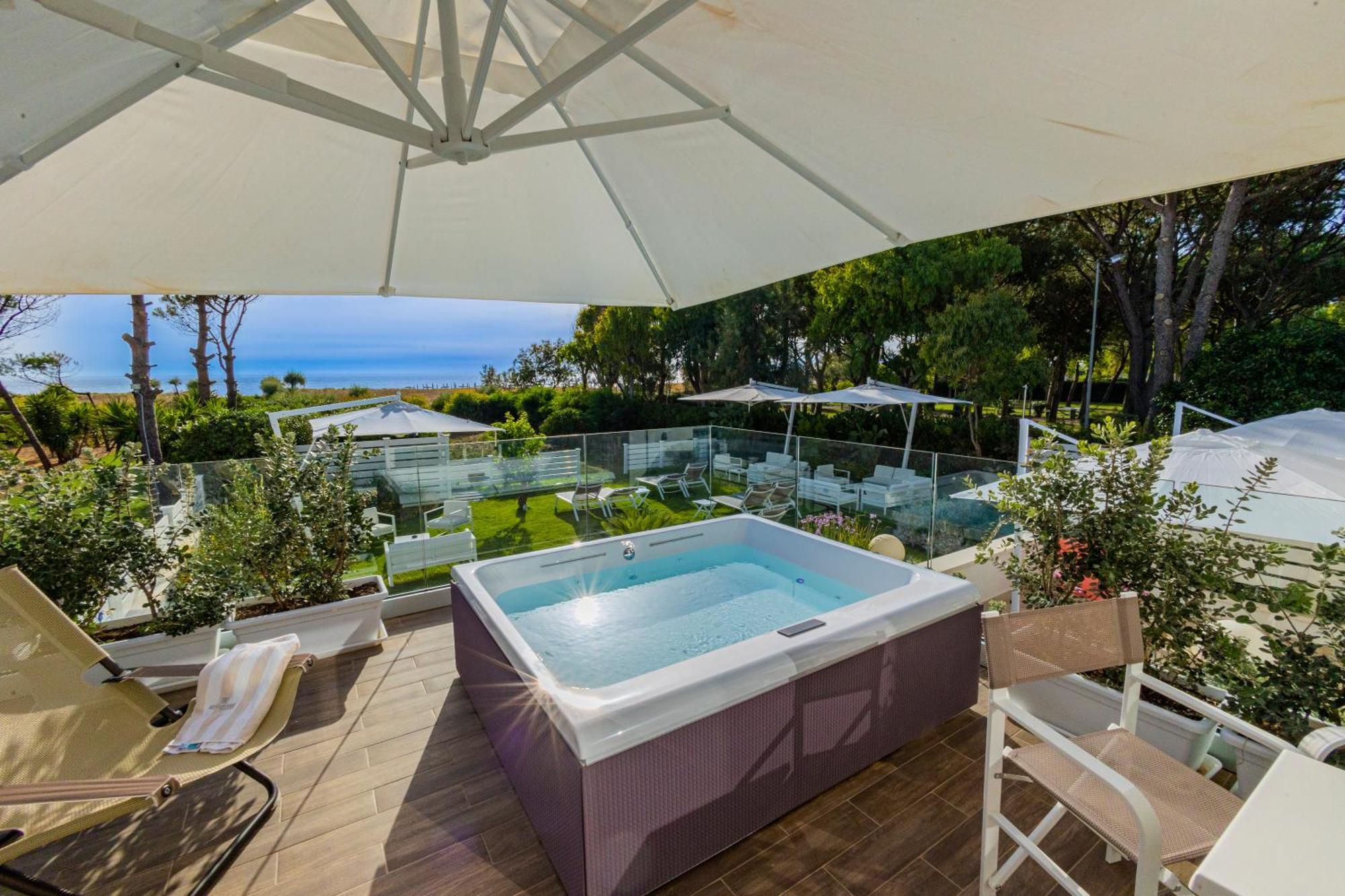 Aquamaris Design Suite & Spa เพสตุม ภายนอก รูปภาพ